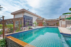 Piscine extérieure