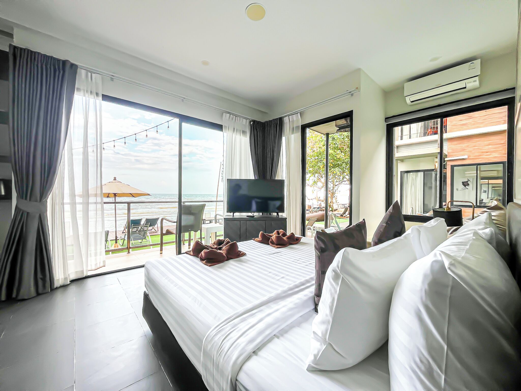 Minibar, wifi gratis y ropa de cama 