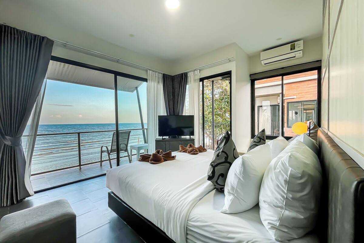 Deluxe Double Sea View