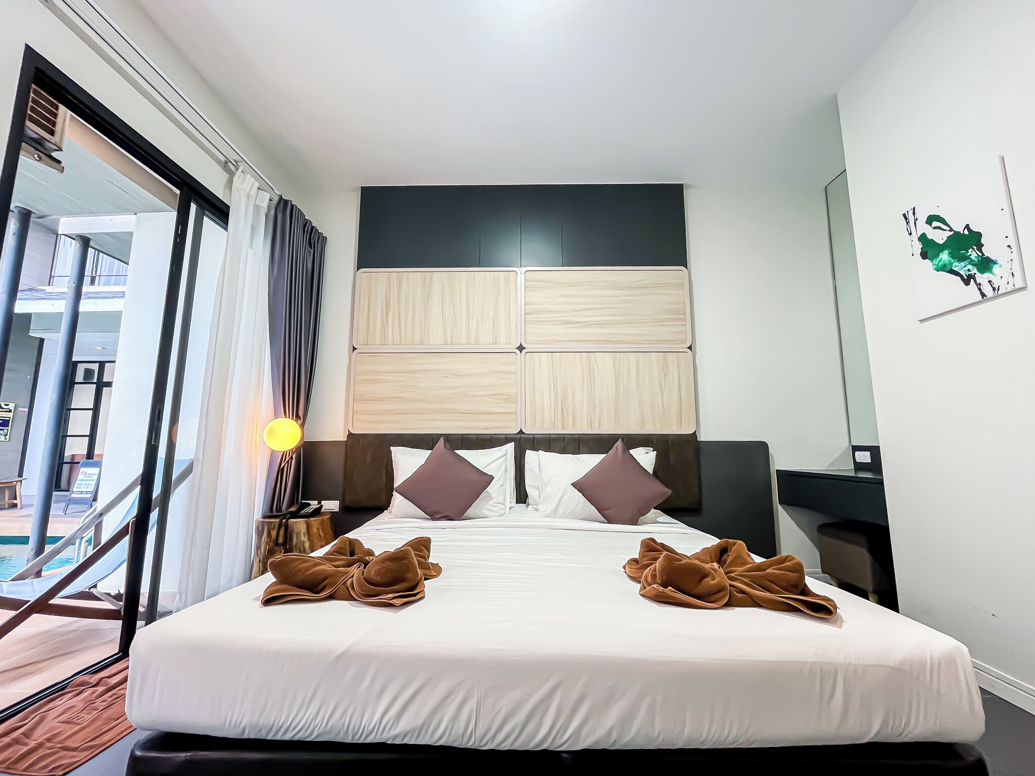 Deluxe Pool Access | 免费 WiFi