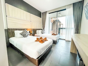 Deluxe Twin Sea View | Free WiFi - Leamsai Beach Resort (Chaiya)