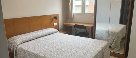Basic Double Room | Desk, free WiFi