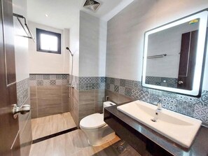 Bathroom - Lunaria Maison - Saigon Haven, District 1 (Ho Chi Minh City)