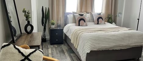 Iron/ironing board, WiFi, bed sheets