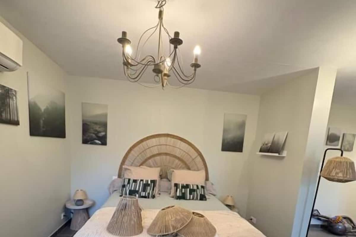 Habitación Confort, vista al jardín | Tabla de planchar con plancha y wifi gratis