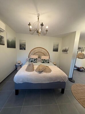 Comfort-huone, näköala puutarhaan | Silitysrauta/-lauta, ilmainen Wi-Fi