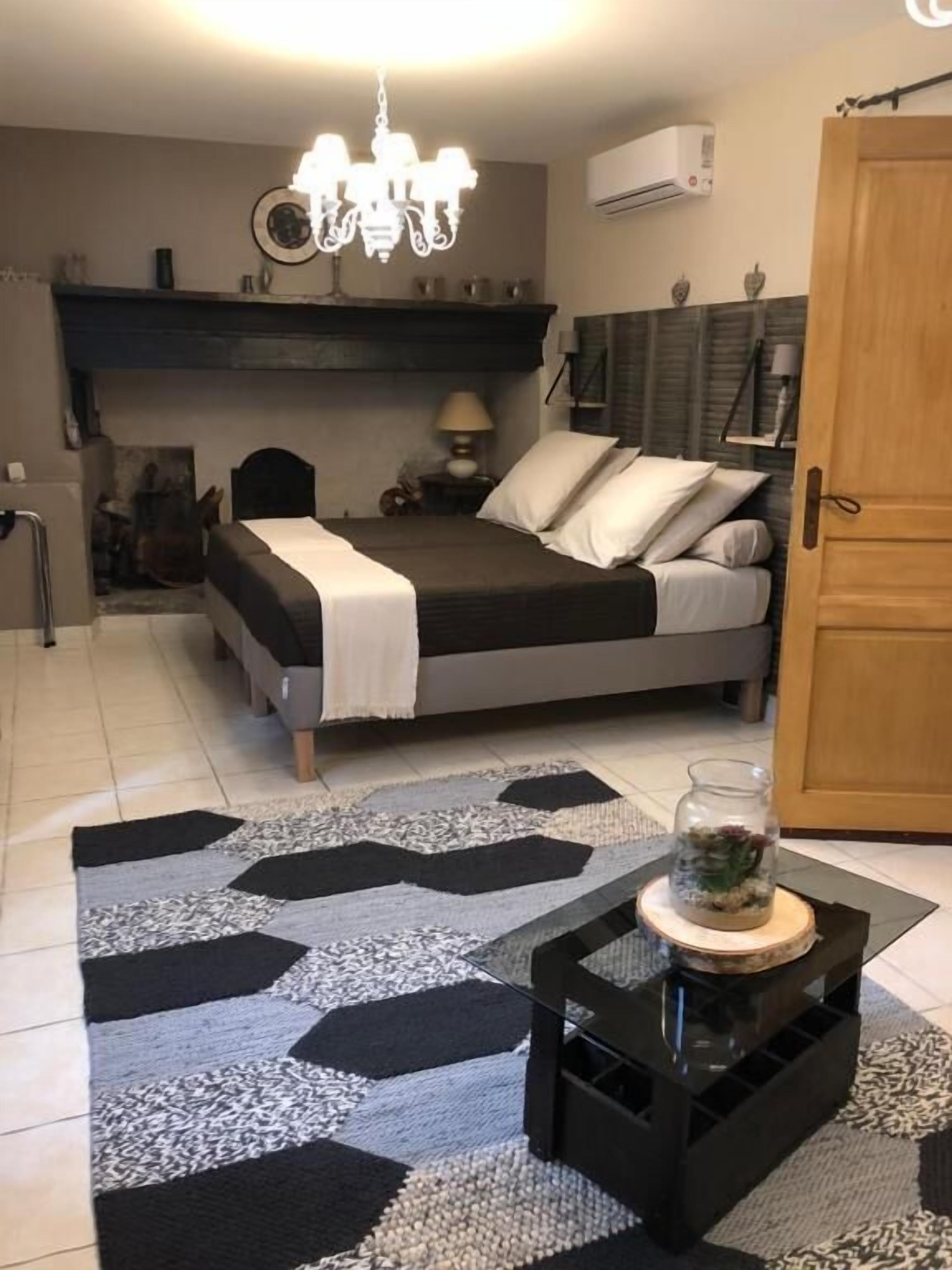 Iron/ironing board, free WiFi