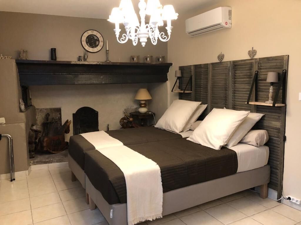 Iron/ironing board, free WiFi