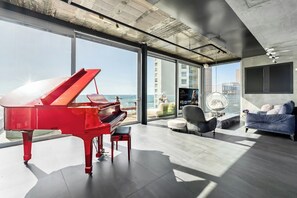 Interior - Hayarkon Jaccuzi Beach-Front 3BR Apartment (Tel Aviv-Yafo)