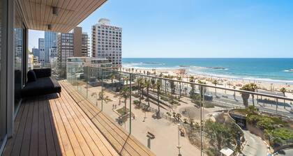Hayarkon Jaccuzi Beach-Front 3BR Apartment