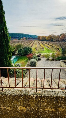 Maison de famille au cœur des vignes – Luberon – 10 à 12 couchages - 40mn AixTGV