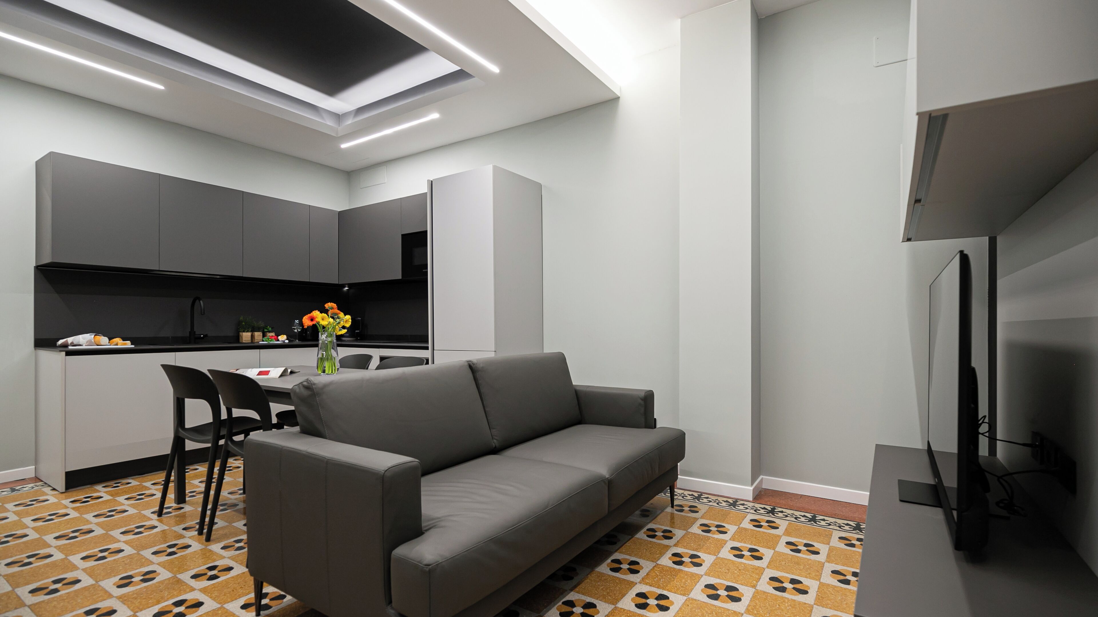 Apartment (2 Bedrooms) | Front of property