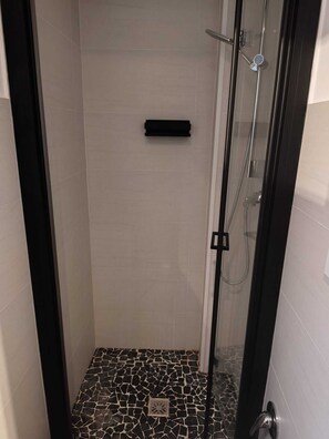 Hair dryer, towels, soap, toilet paper - Contemporary Loft Testaccio (Roma)