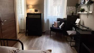 Iron/ironing board, WiFi, bed sheets