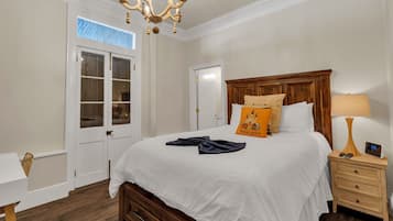 Desk, iron/ironing board, free WiFi, bed sheets