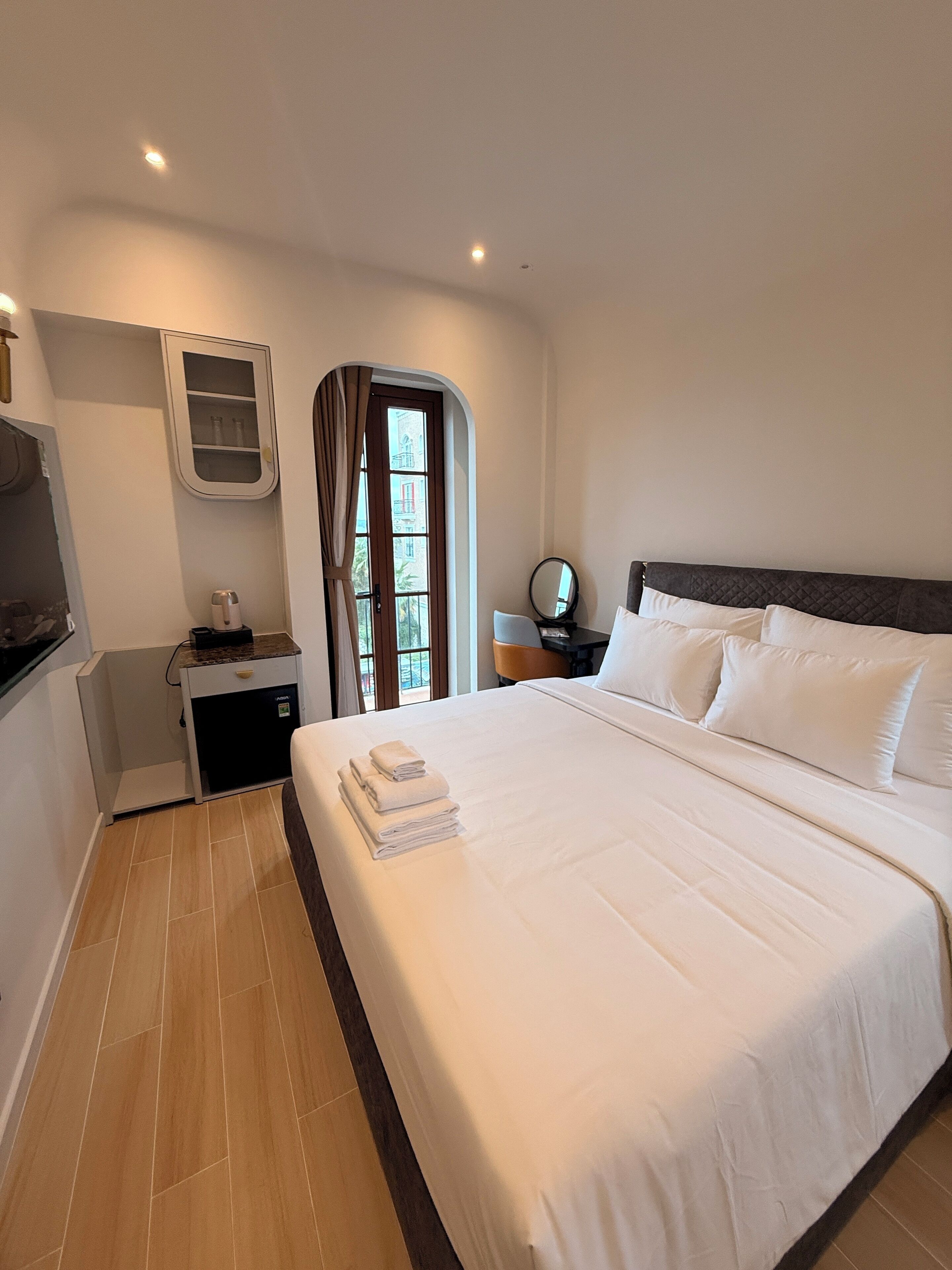 Superior Double Room, City View | Desk, laptop workspace, free WiFi