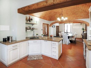 Villa, Garden View | Private kitchen - Villa Posto di Pace (Acquaviva)