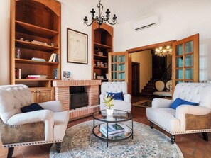 Villa, Garden View | Living area - Villa Posto di Pace (Acquaviva)