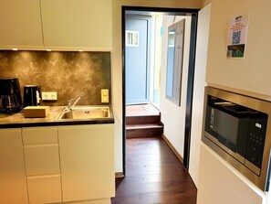 House | Private kitchen - 2-bedroom Holiday Home in Oberhambach (Oberhambach)