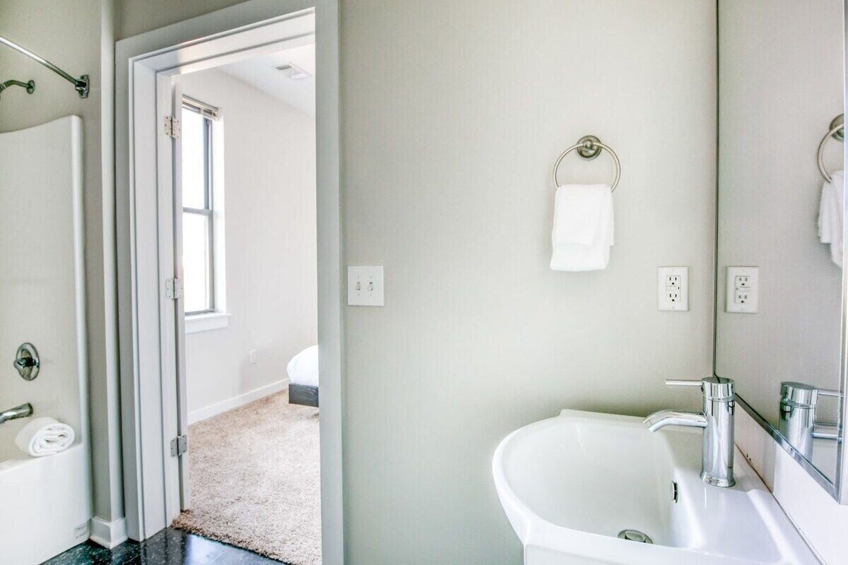 Deluxe Apartment | Bathroom