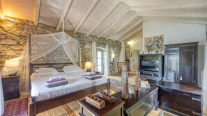 Iron/ironing board, free WiFi, bed sheets - Vila Menta1-Indigenous Stone House by Villas Guide (Malinska)