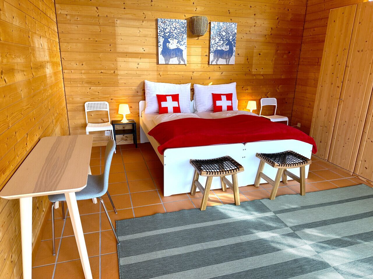 4 bedrooms, desk, travel crib, WiFi