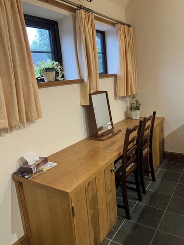 Cottage in Nuneaton - Sleeps 2 - Parking - Garden