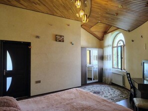 Iron/ironing board, free WiFi - NarInn Guesthouse (İsmayıllı)