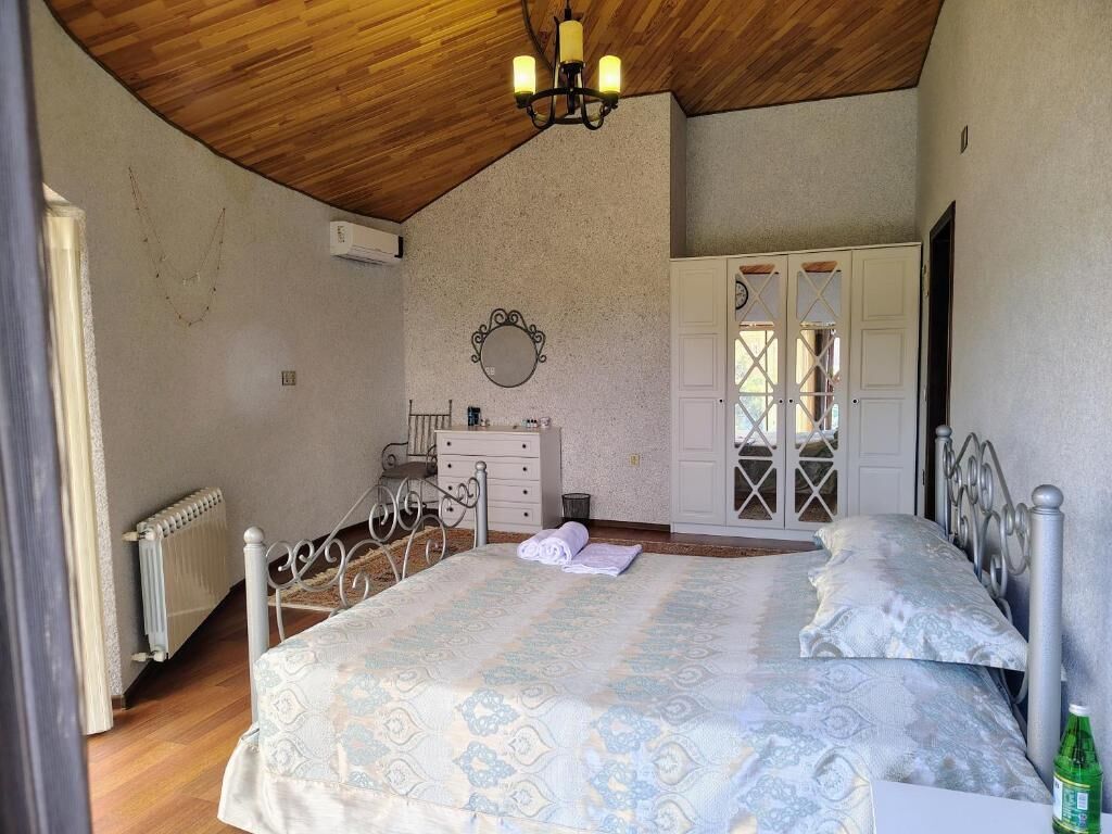 Standard Double Room, Mountain View | Iron/ironing board, free WiFi