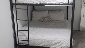 3 bedrooms, WiFi, bed sheets