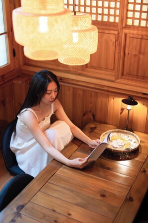 Japanese-style Villa, Balcony, City View | Interior