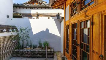 Villa i japansk stil - balkon - byudsigt | Overnatningsstedets område