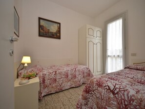 3 camere