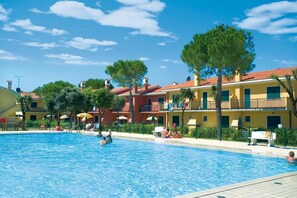 Pool - Adorable vacation home with shared pool (Bibione)