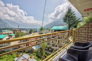 Balcony view - Hotel Sunlight Manali (Manali)