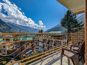 Honeymoon Suite | Property grounds