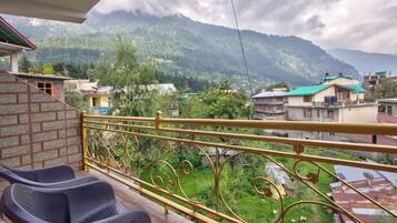 Superior Triple Room | Balcony