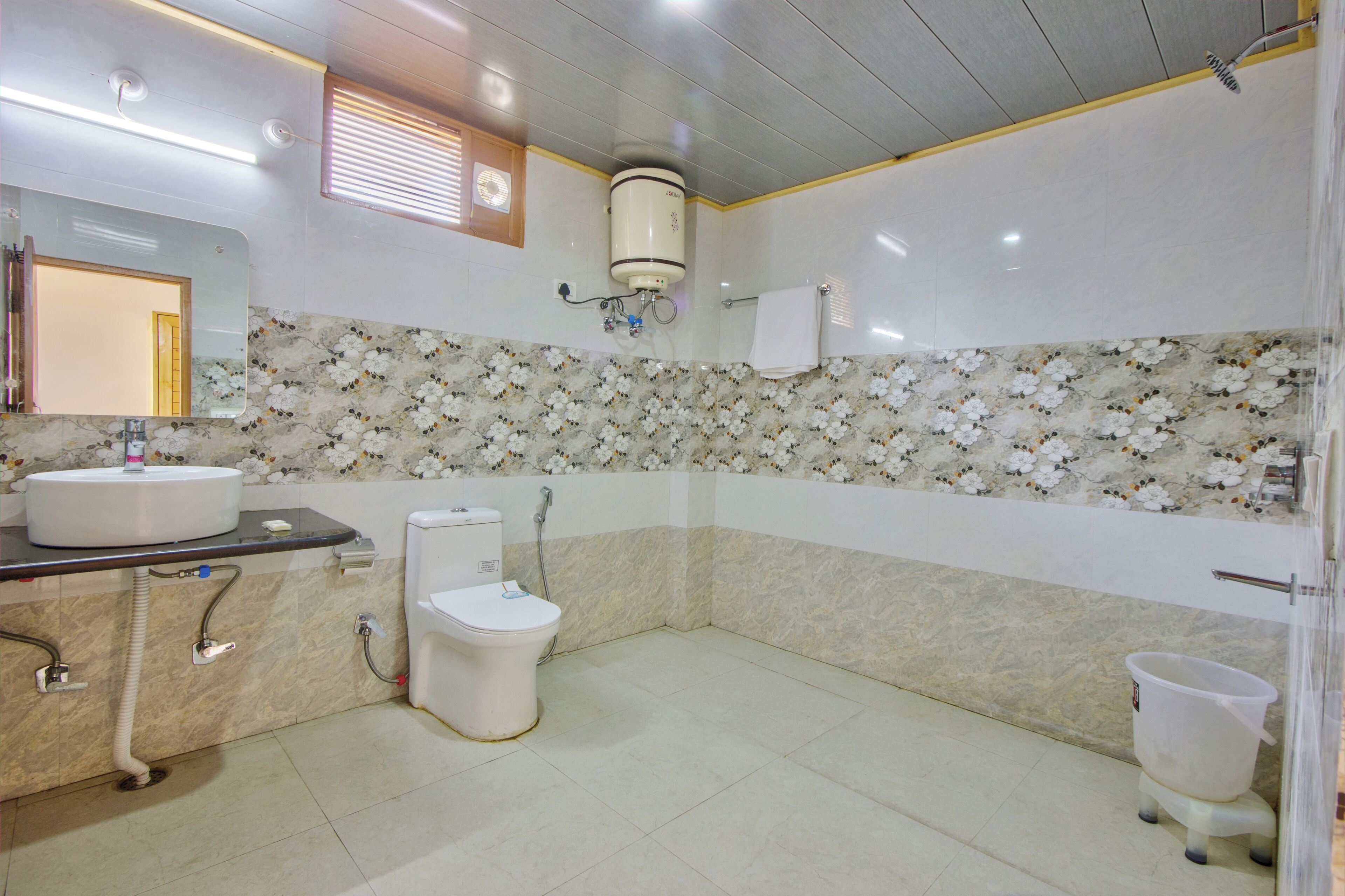 Honeymoon Suite | Bathroom