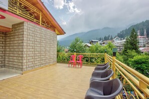 Terrace/patio - Hotel Sunlight Manali (Manali)
