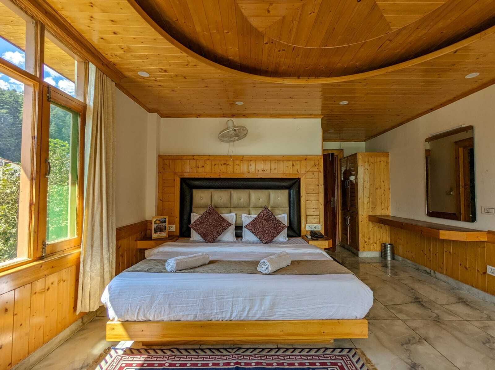 Honeymoon Suite | Free WiFi