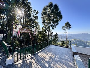 Property grounds - Lans Bliss Villa 3BHK with Sunset View by Homeyhuts (Lansdowne)