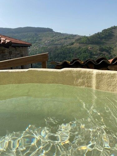 Villa in the Ribeira Sacra, A Dorna
