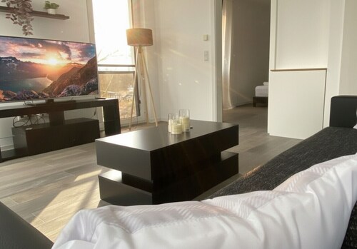 Homely second Floor Apt. - Balkon und Parken - APOLONIAliving