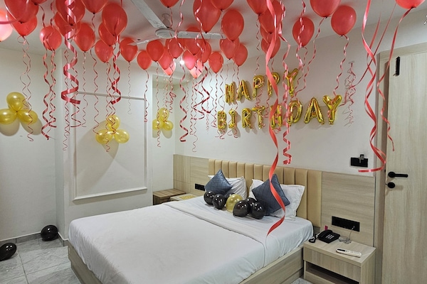 Kamar Double Deluks, pemandangan kota | Ruang kerja ramah laptop, setrika/meja setrika, dan Wi-Fi gratis