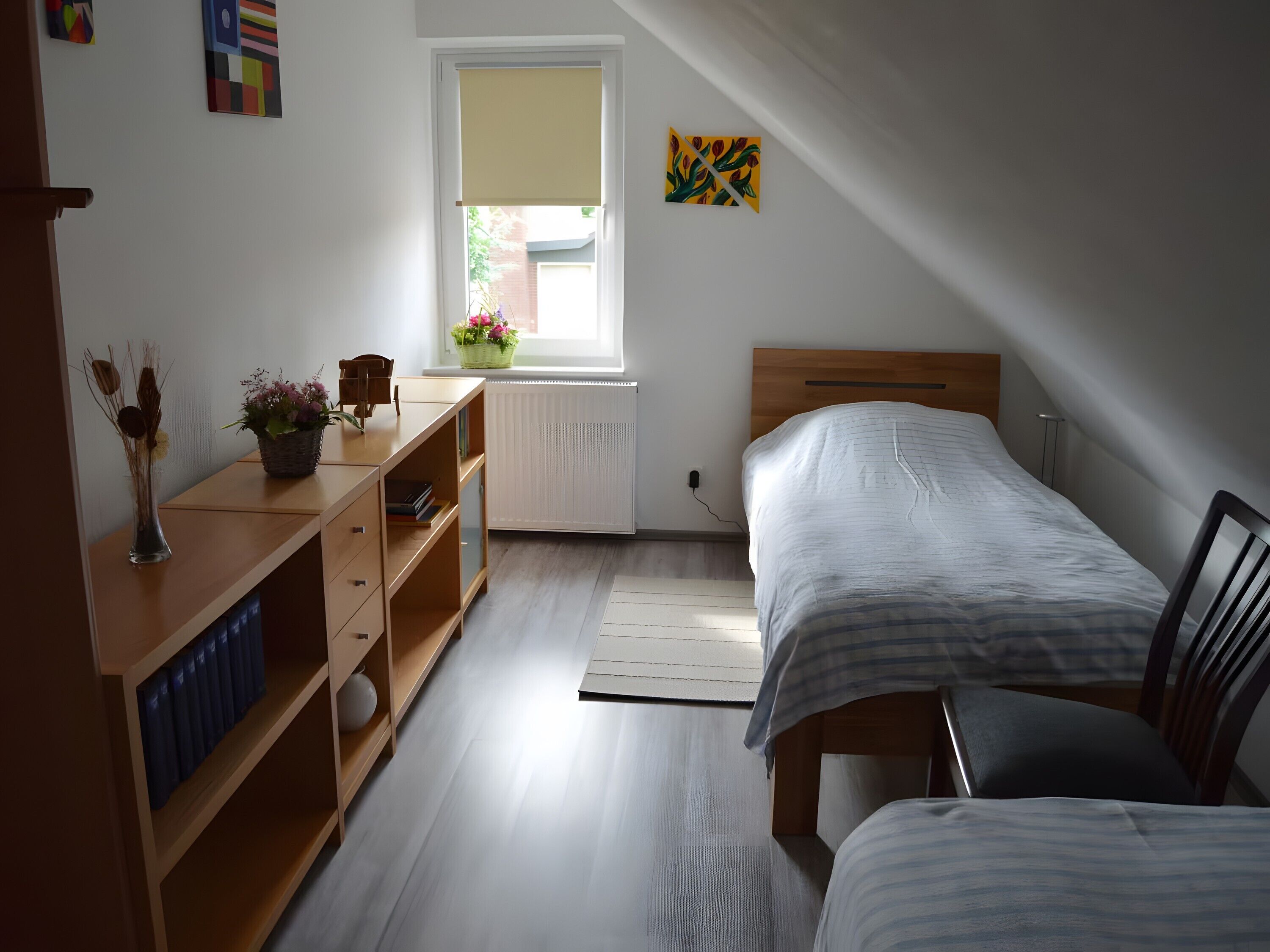 Iron/ironing board, WiFi, bed sheets