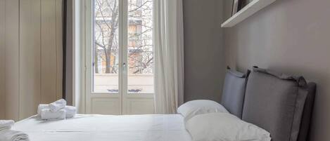 熨斗/熨衫板、Wi-Fi、床單