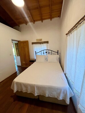 Desk, laptop workspace, iron/ironing board, free WiFi - Badem Evi (Datca)