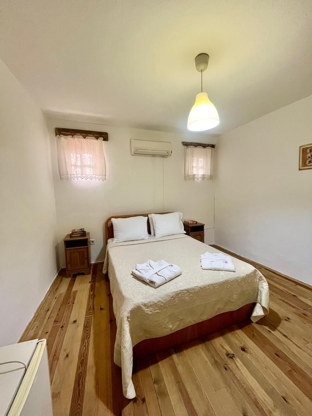 ห้องจูเนียร์สตูดิโอสวีท, วิวสวน | โต๊ะทำงาน, พื้นที่ทำงานแบบใช้แล็ปท็อป, เตารีด/โต๊ะรีดผ้า, Wi-Fi ฟรี