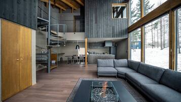 Premium Villa, Mountain View | Free WiFi, bed sheets