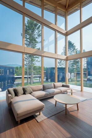 Luxury Villa, Mountain View | Free WiFi, bed sheets